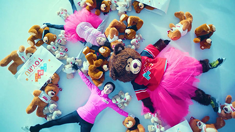 АЛИНА ЗАГИТОВА В РЕКЛАМНОМ РОЛИКЕ TOY.RU